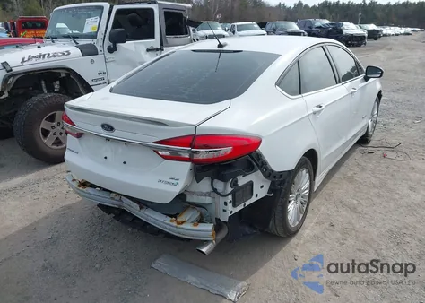 2018 Ford Fusion Hybrid Se z USA, uszkodzony, nr VIN 3FA6P0LU2JR131569